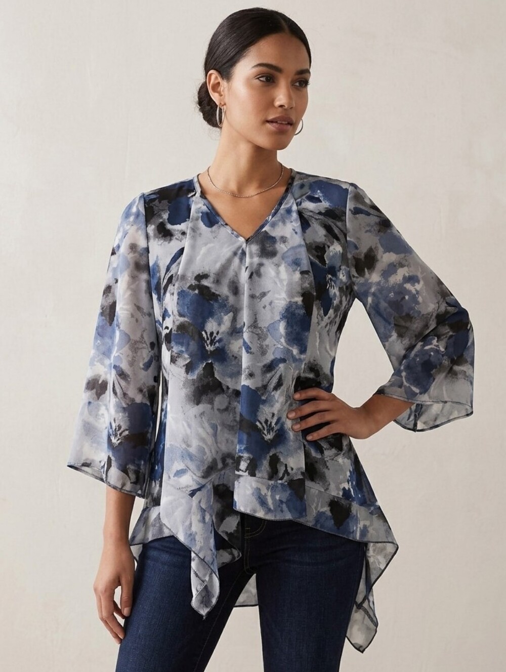 Laura Navy and Gray Watercolor Floral V-Neck Top Tunic Blouse size M